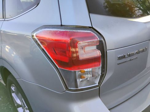 Used 2017 Subaru Forester 2.5i Touring AWD/4WD image 8