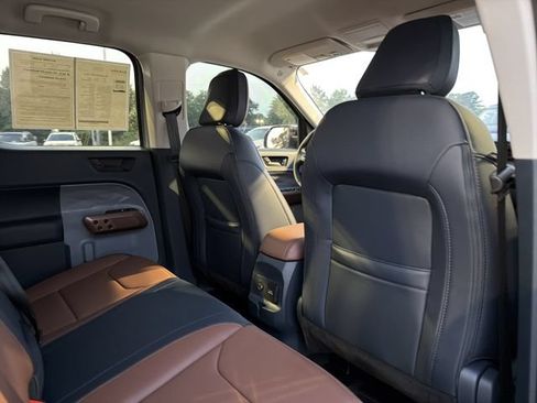 Used 2024 Ford Maverick Lariat AWD/4WD image 16