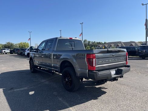 Used 2022 Ford F250 Lariat w/ Black Appearance Pkg image 8