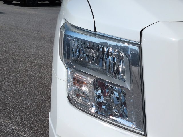 Used 2020 Nissan Titan SV w/ SV Convenience Package RWD image 10