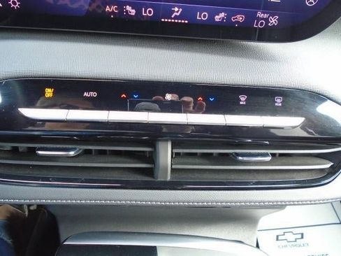 Certified 2025 Buick Enclave Preferred AWD/4WD image 15