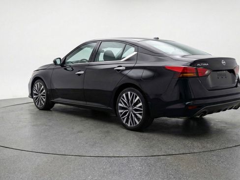 Used 2025 Nissan Altima 2.5 SV image 6
