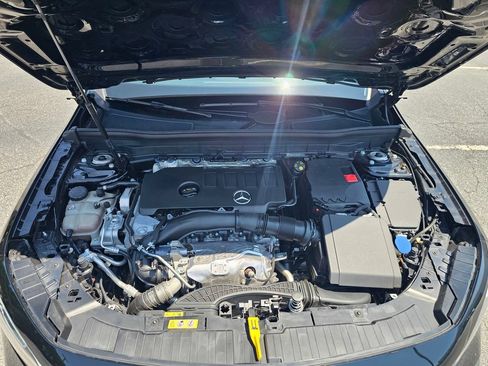 Used 2023 Mercedes-Benz GLB 250 image 26
