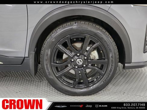 Used 2021 Nissan Kicks SR w/ SR Premium Package image 9