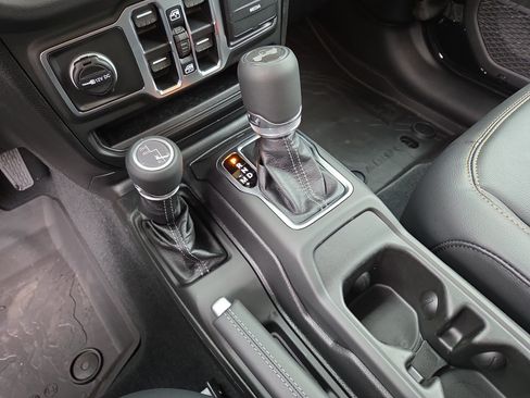 New 2026 Jeep Wrangler Unlimited Sahara AWD/4WD image 14