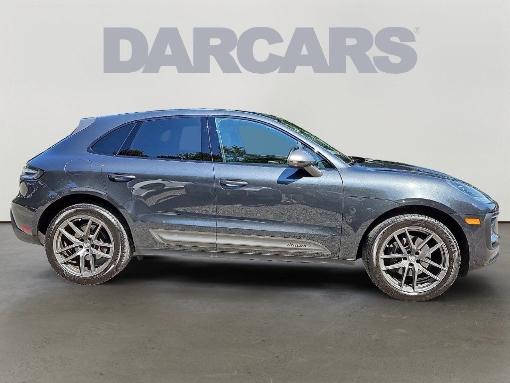 Used 2025 Porsche Macan Turbo AWD/4WD image 7