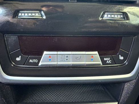 Used 2025 BMW X7 xDrive40i AWD/4WD image 19
