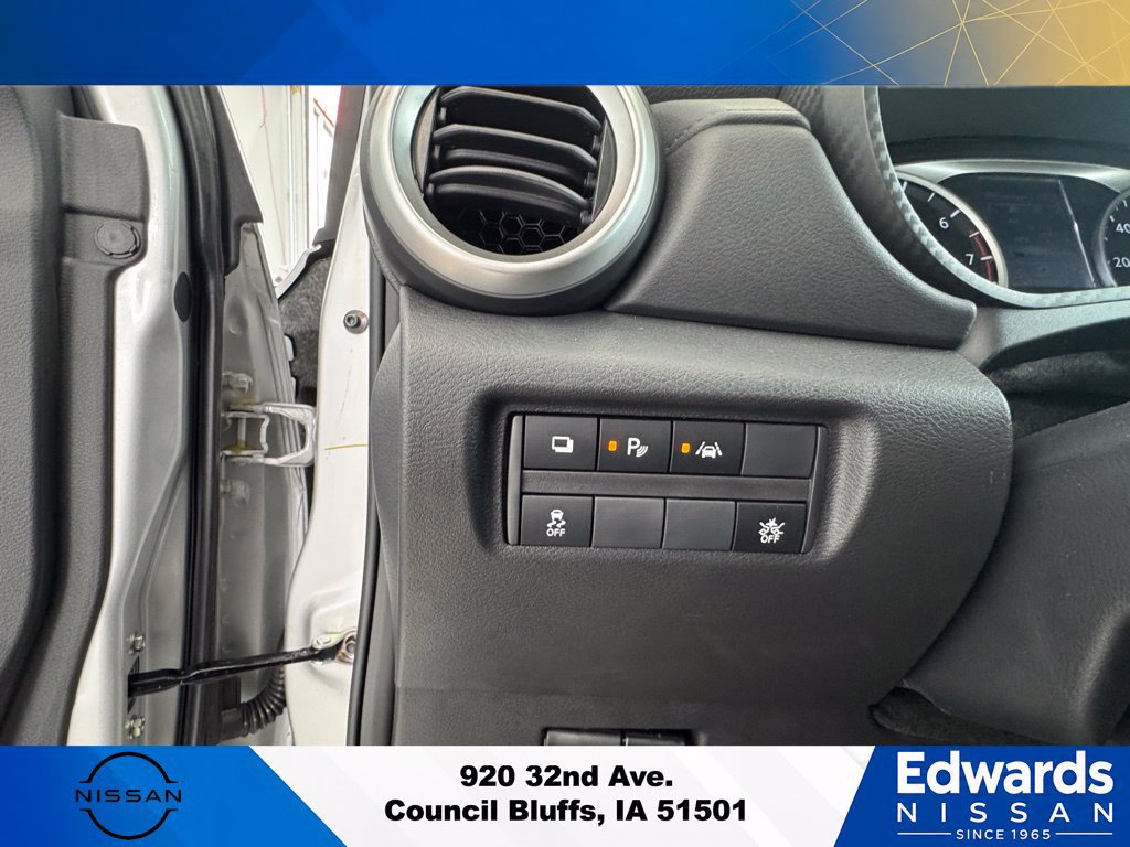 New 2025 Nissan Versa S w/ Trunk Package FWD image 18