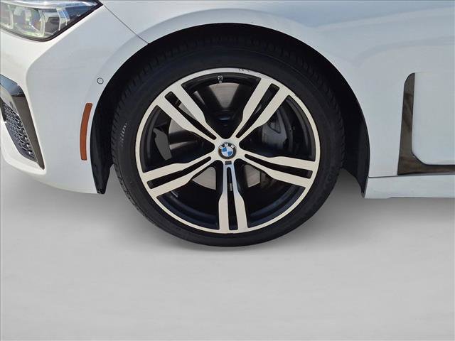 Used 2020 BMW 750i xDrive w/ M Sport Package AWD/4WD image 14