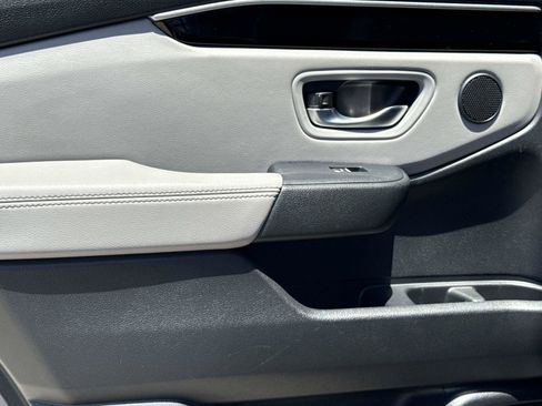 Used 2024 Honda Pilot Touring image 12