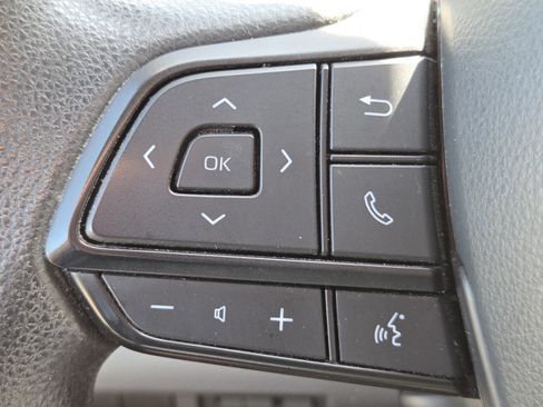 Used 2024 Toyota Sienna LE AWD/4WD image 9
