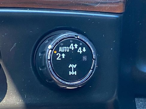 Used 2019 Cadillac Escalade Premium Luxury AWD/4WD image 42