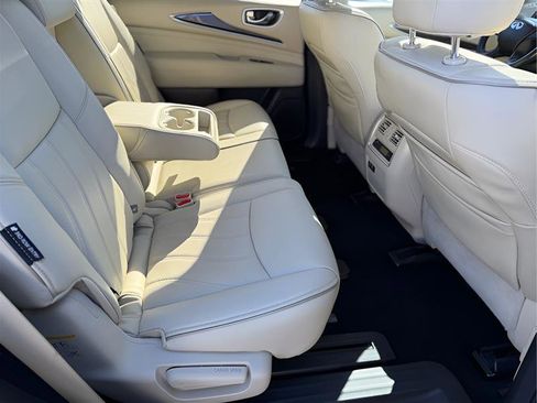 Used 2019 INFINITI QX60 Luxe w/ Essential Package image 39