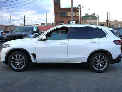 Used 2026 BMW X5 xDrive40i image 3