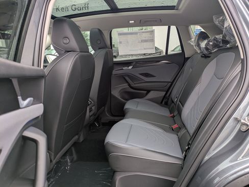 New 2026 Volkswagen Tiguan SE AWD/4WD image 16