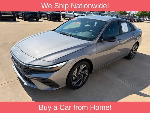 Used 2025 Hyundai Elantra Sport FWD image 2