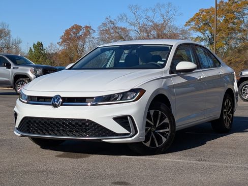 Used 2025 Volkswagen Jetta S image 4