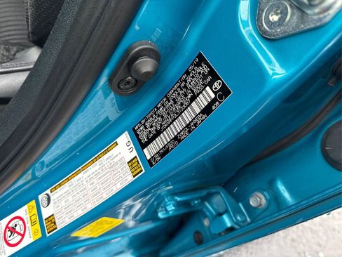 Used 2020 Toyota Prius Prime XLE image 15