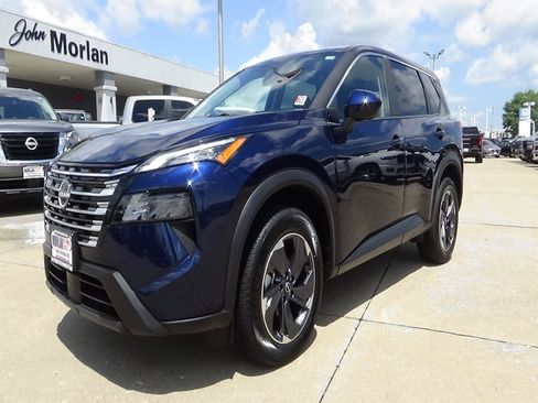 Used 2025 Nissan Rogue SV FWD image 2