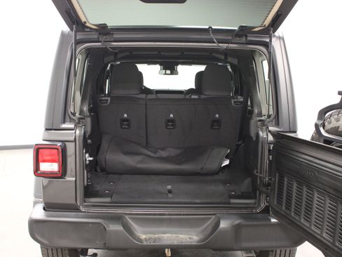 Used 2025 Jeep Wrangler Unlimited Sport AWD/4WD image 13