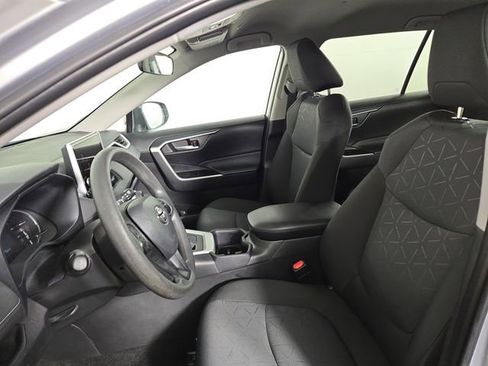 Used 2025 Toyota RAV4 XLE AWD/4WD image 13