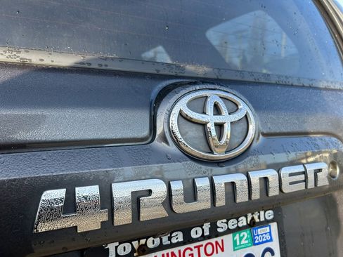 Used 2015 Toyota 4Runner SR5 image 31