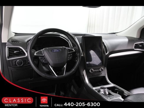 Used 2024 Ford Edge SEL image 5