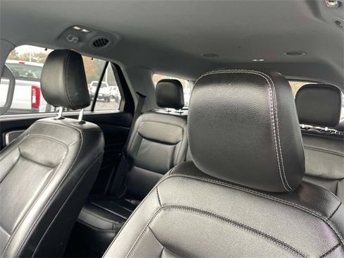 Certified 2022 Ford Explorer Limited w/ Hybrid Equipment Group 310A image 23