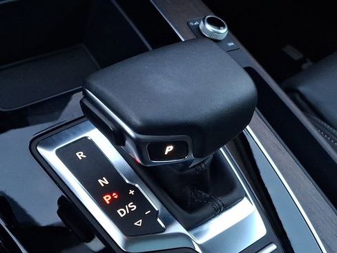 Used 2024 Audi Q5 e Premium image 10