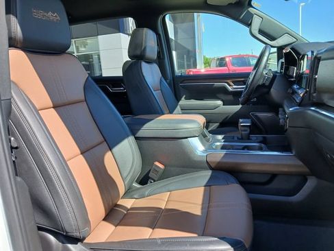 Certified 2025 Chevrolet Silverado 1500 High Country w/ High Country Premium Package AWD/4WD image 15