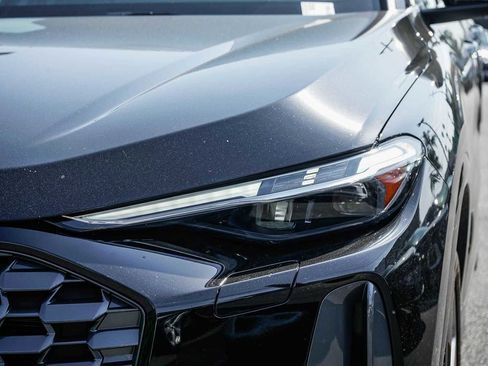 Used 2025 Audi Q5 Premium Plus w/ Premium Plus image 7