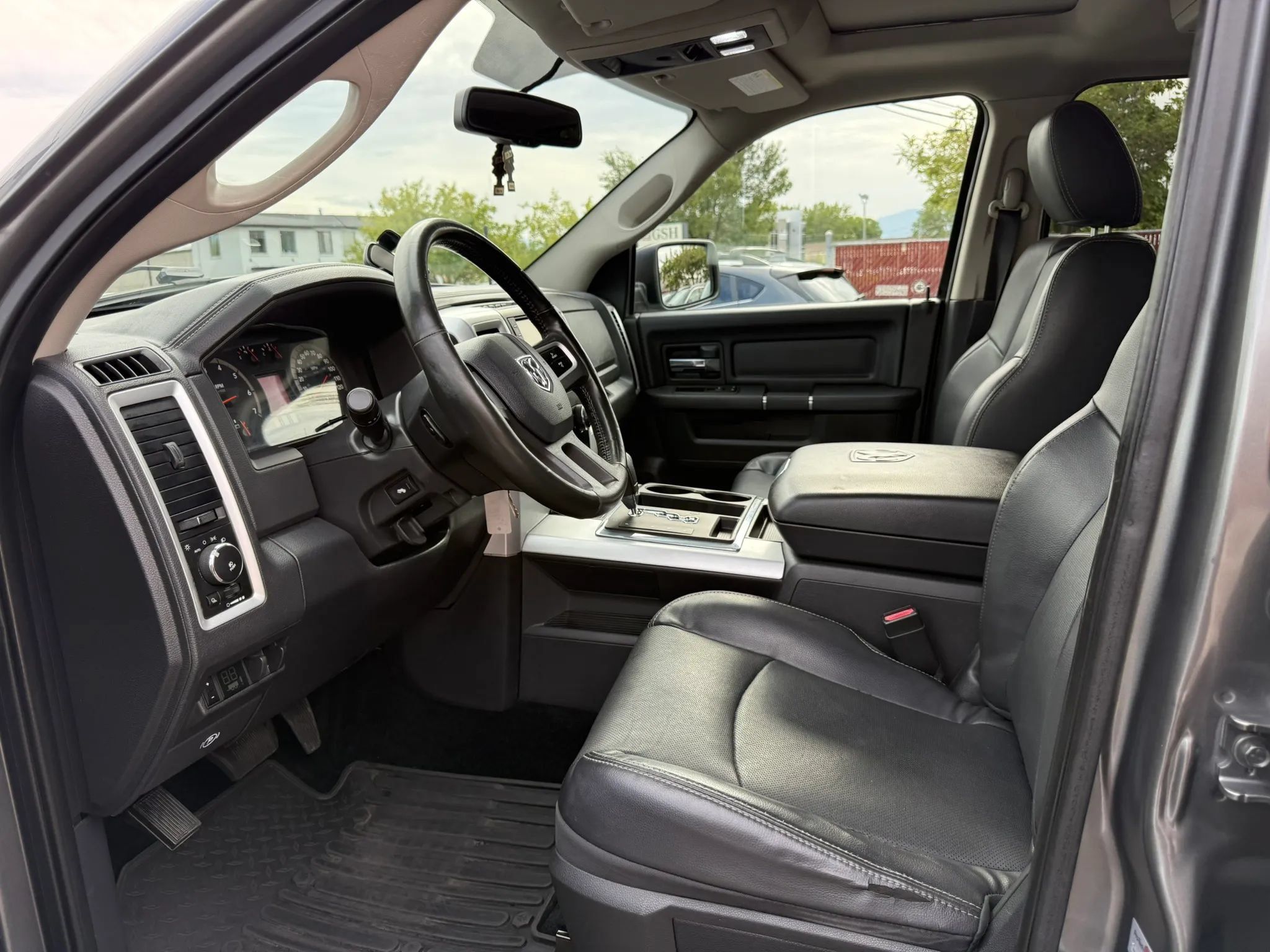 Used 2011 RAM 1500 Sport w/ Sport Premium Group AWD/4WD image 9