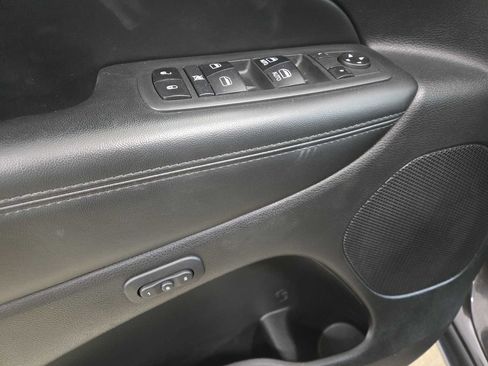 Used 2019 Jeep Grand Cherokee Limited AWD/4WD image 13