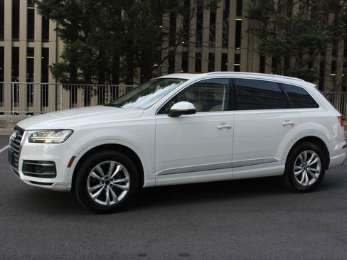 Used 2017 Audi Q7 3.0T Premium Plus image 13