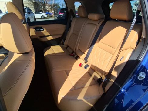 Used 2021 Nissan Rogue Platinum image 7