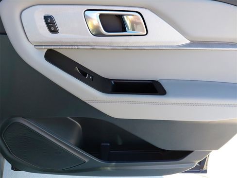 New 2026 Ford Explorer Active w/ Active Comfort Package image 18