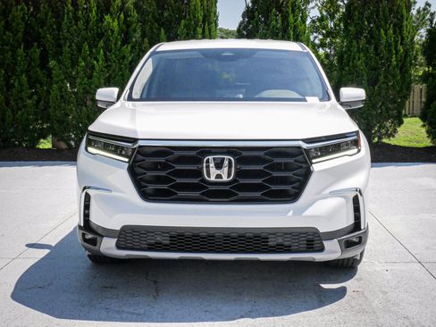 Used 2024 Honda Pilot EX-L image 3