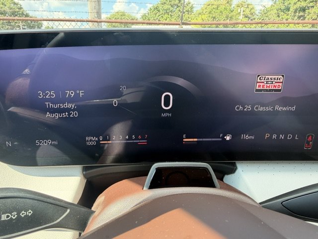 Used 2025 Buick Enclave Avenir w/ Super Cruise Package FWD image 10