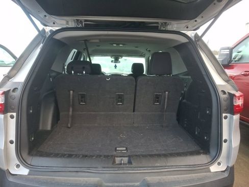 Used 2020 Chevrolet Traverse LT image 8