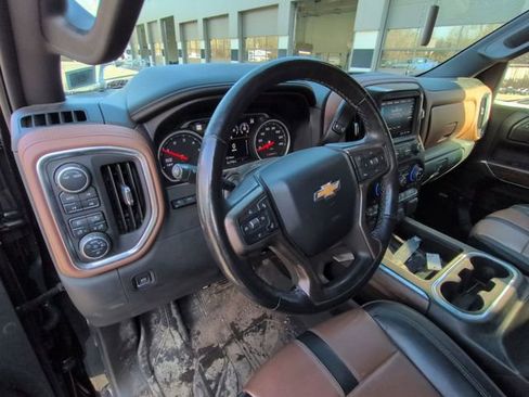 Used 2021 Chevrolet Silverado 1500 High Country w/ Technology Package image 8