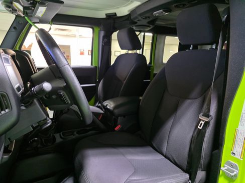 Used 2013 Jeep Wrangler Unlimited Sport image 15