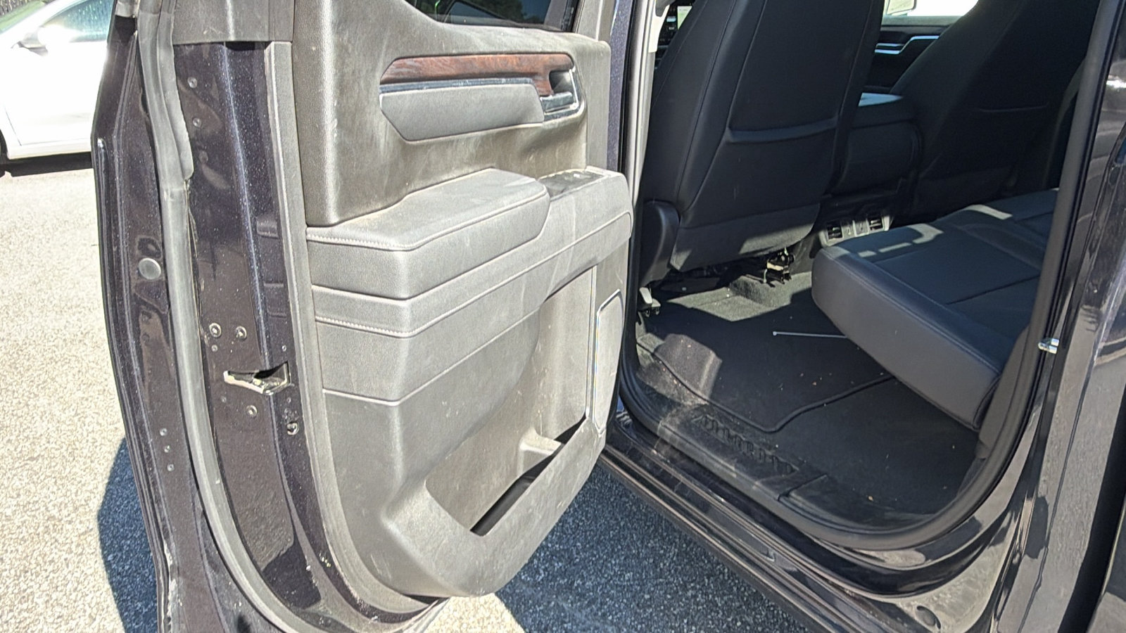 Used 2025 GMC Sierra 1500 SLT AWD/4WD image 22