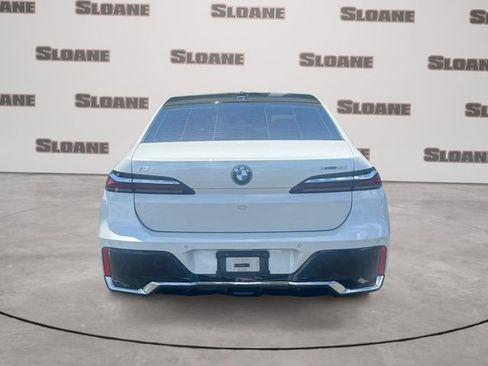 Used 2024 BMW i7 xDrive60 w/ Executive Package AWD/4WD image 4
