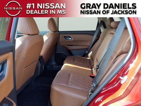 Used 2024 Nissan Rogue Platinum w/ Platinum Premium Package FWD image 25