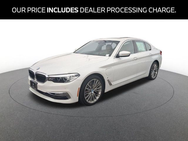 Certified 2018 BMW 530e xDrive w/ Premium Package 2 AWD/4WD image 1