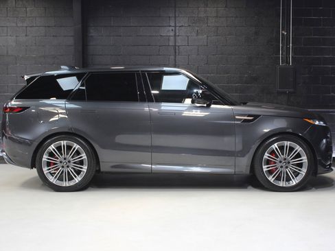 Used 2024 Land Rover Range Rover Sport Dynamic SE image 12