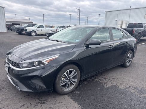 Used 2023 Kia Forte LXS image 1