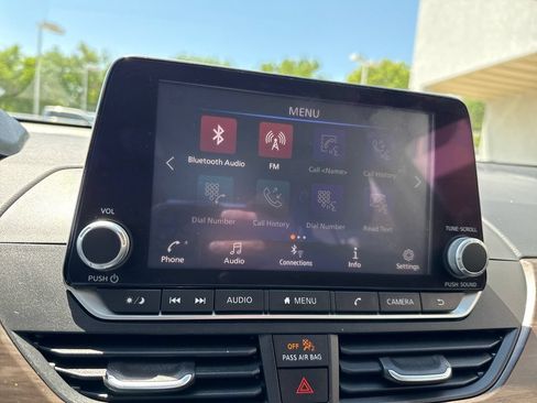 Used 2024 Nissan Altima 2.5 SV FWD image 19