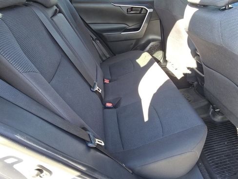 Used 2021 Toyota RAV4 LE image 15