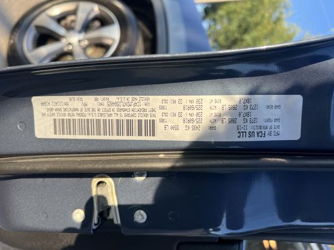 Used 2020 Jeep Cherokee Limited AWD/4WD image 29